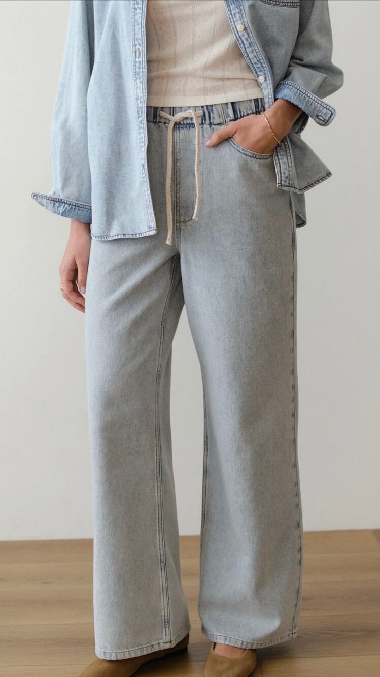 Marine Layer Ella Wide Leg Pant in the Light Wash colorway XL